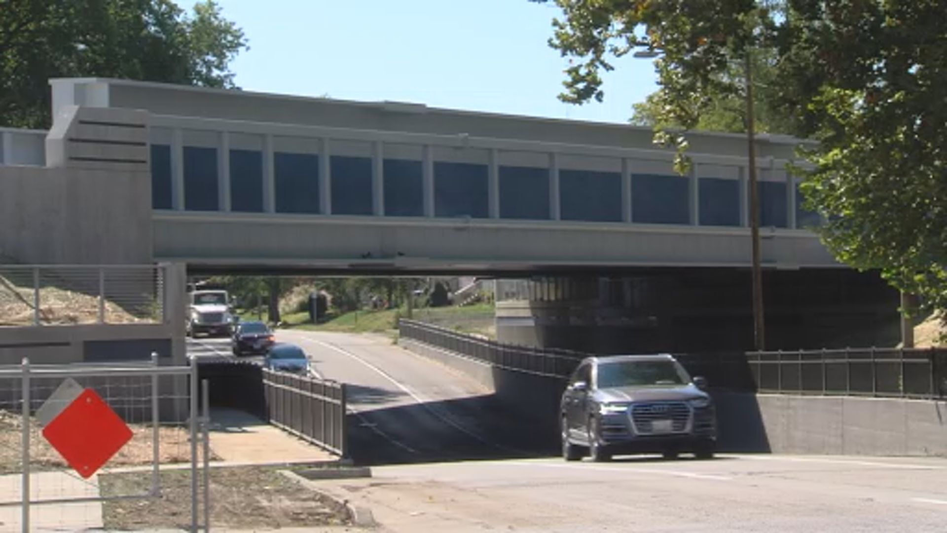 Ribbon cutting held for new 5th and 6th street bridges